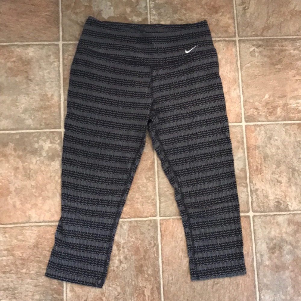 Nike dry fit capris